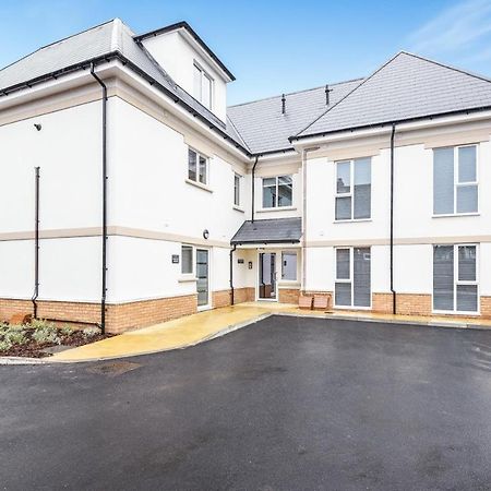Apartament Magna House Egham Zewnętrze zdjęcie