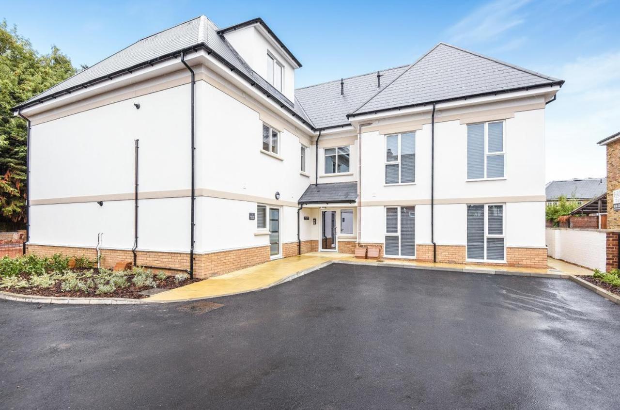 Apartament Magna House Egham Zewnętrze zdjęcie
