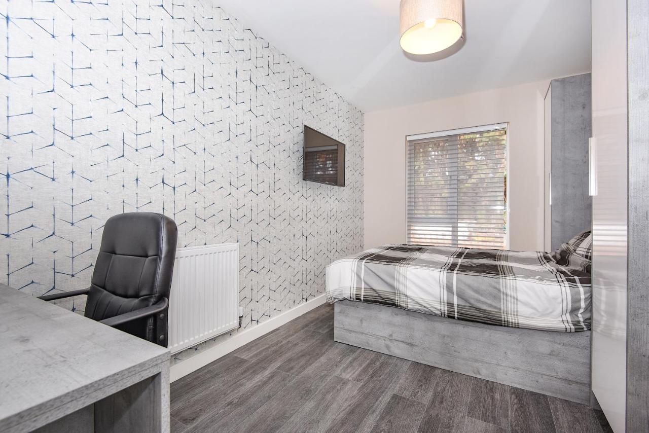 Apartament Magna House Egham Zewnętrze zdjęcie