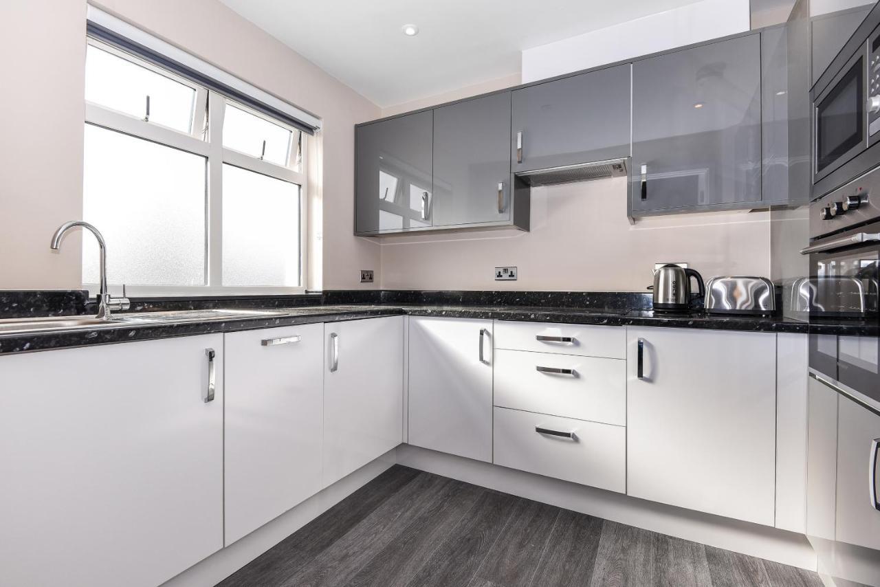 Apartament Magna House Egham Zewnętrze zdjęcie