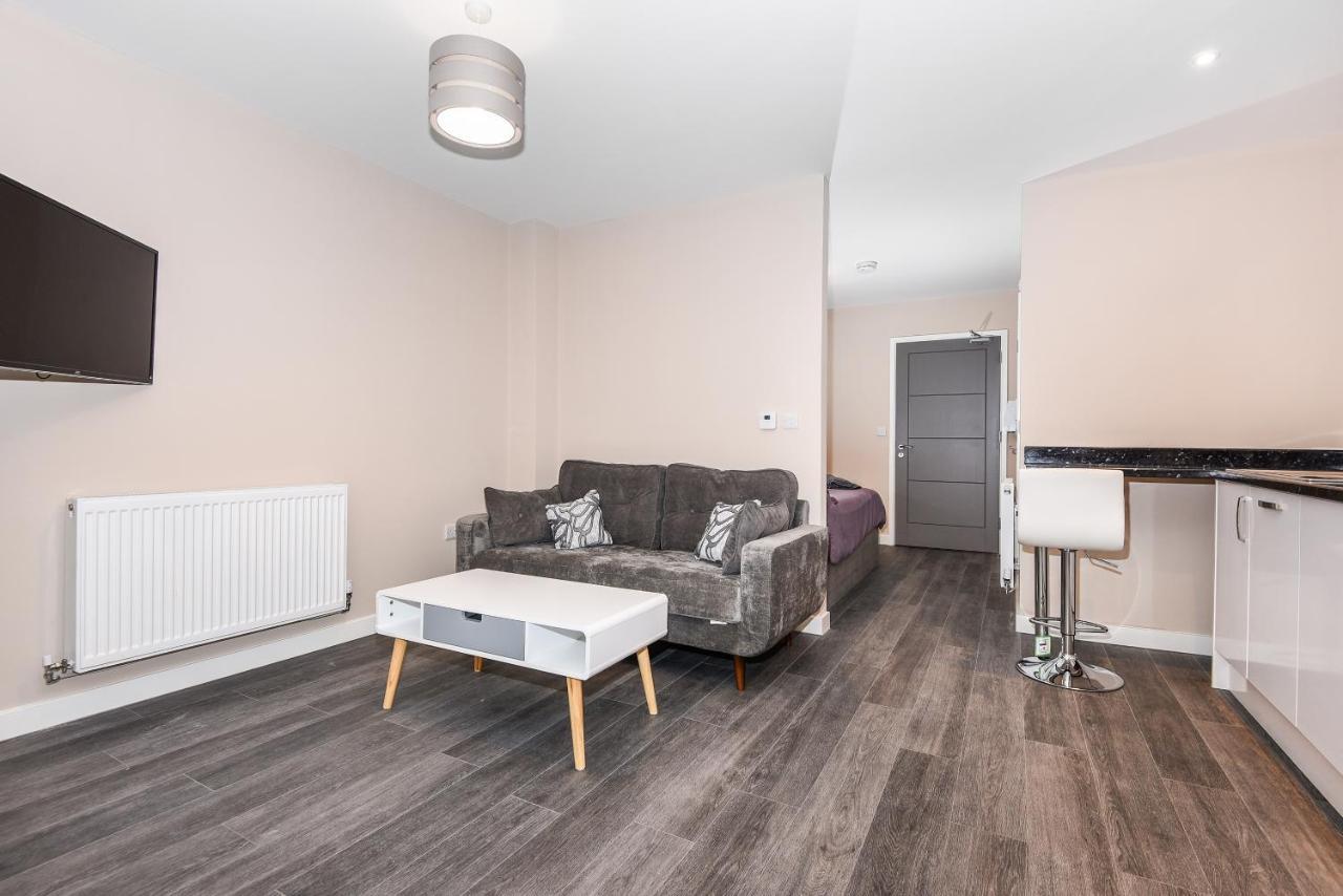 Apartament Magna House Egham Zewnętrze zdjęcie