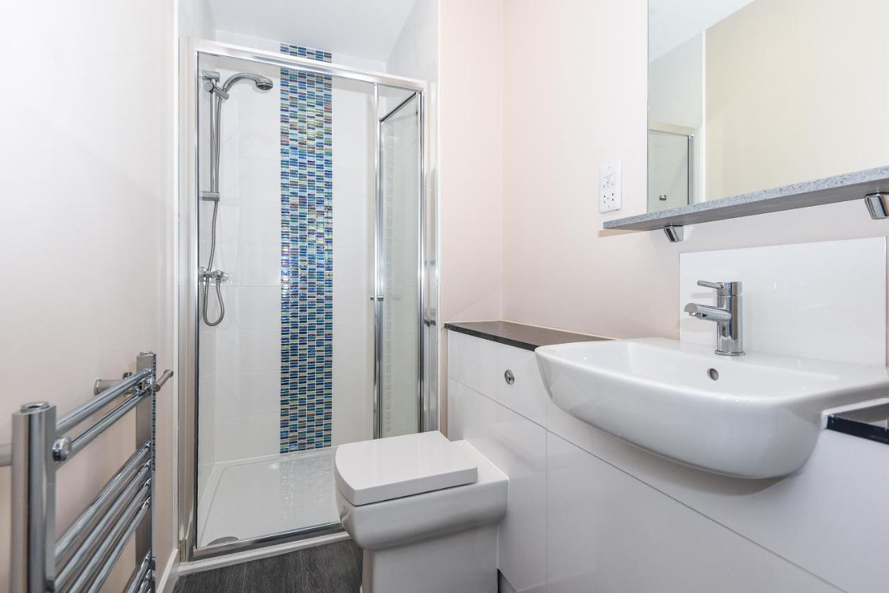 Apartament Magna House Egham Zewnętrze zdjęcie